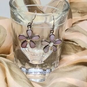 925 Silver Mother of Pearl Daisy Flower Earrings